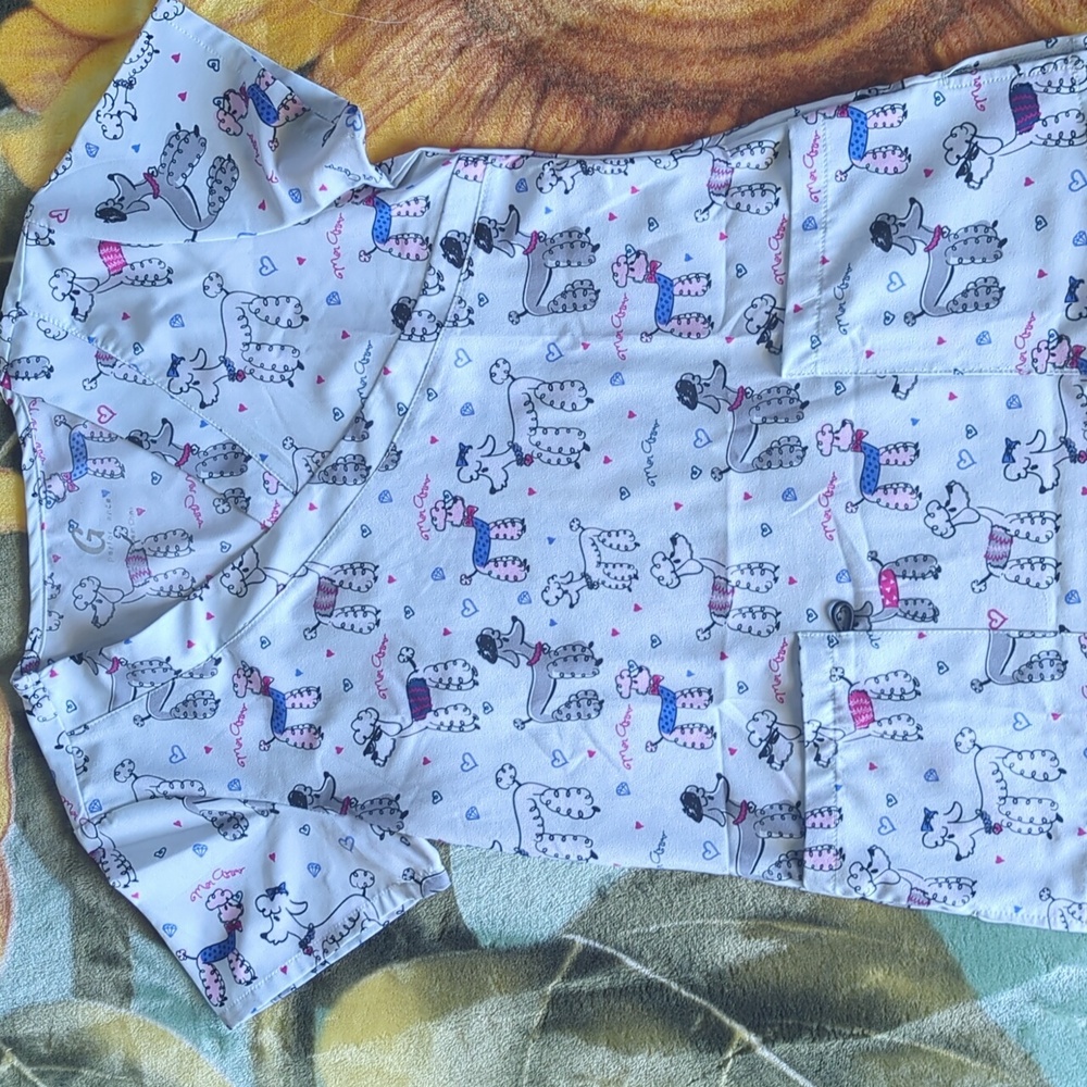 GT Performance S white scrub top